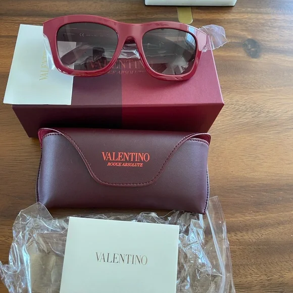 VALENTINO Rouge Absolute Rockstud Sunglasses NWT